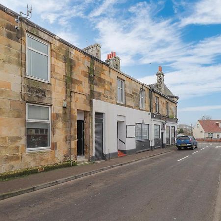 Cosy Ardrossan Apartment Bagian luar foto