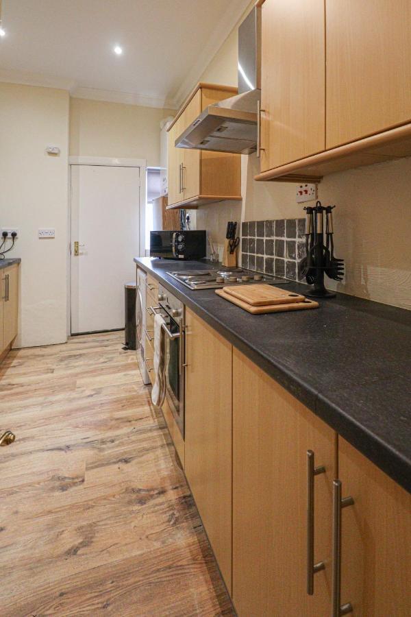 Cosy Ardrossan Apartment Bagian luar foto