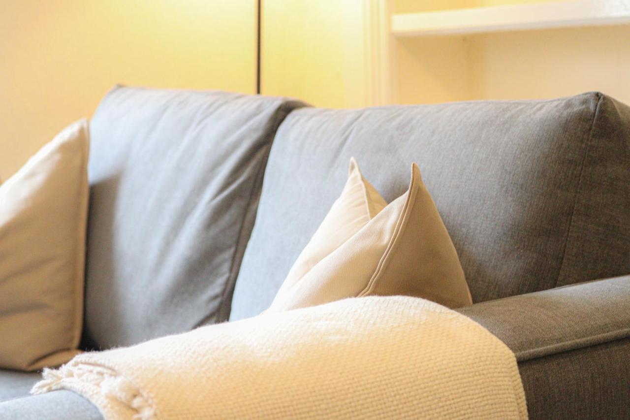 Cosy Ardrossan Apartment Bagian luar foto